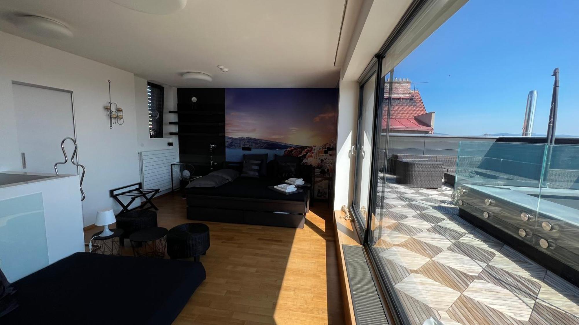 Apartman Se Saunou A Terasou S Vyhledem Na เบอร์โน ภายนอก รูปภาพ