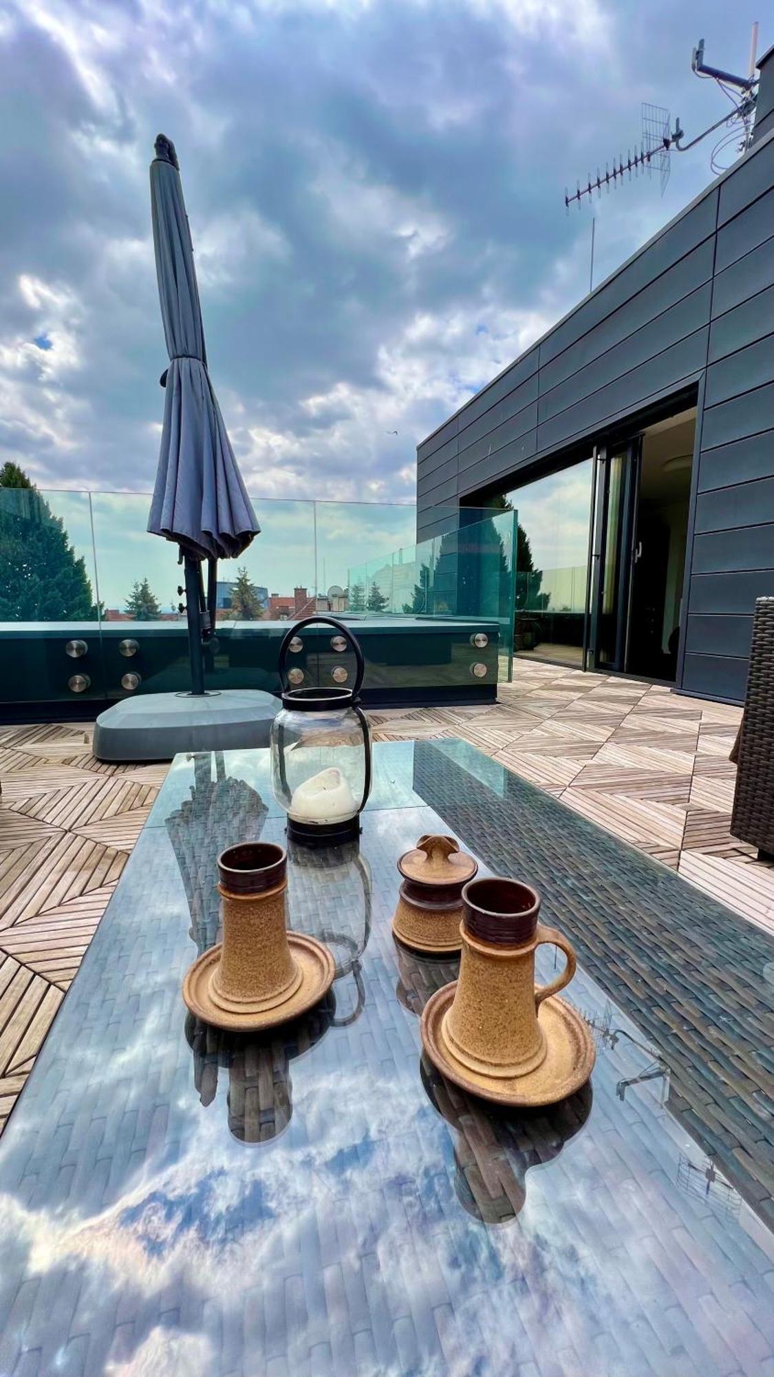 Apartman Se Saunou A Terasou S Vyhledem Na เบอร์โน ภายนอก รูปภาพ